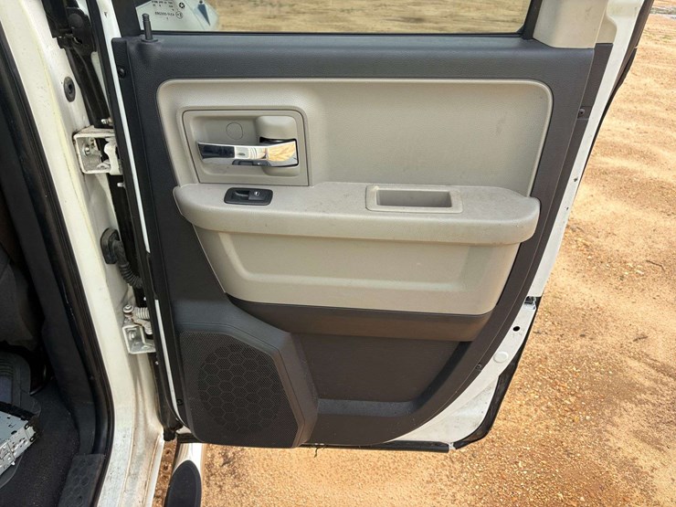 2009-dodge-ram-1500-image-23