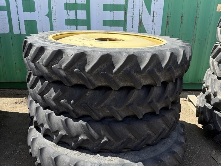 2-goodyear-320/90r50-floaters-image-1