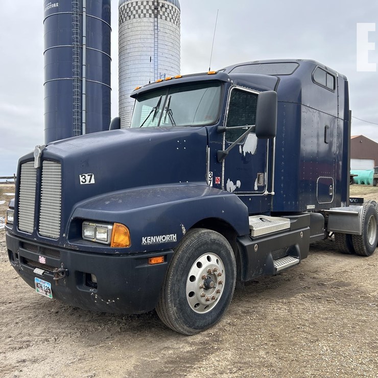 1999 KENWORTH T600