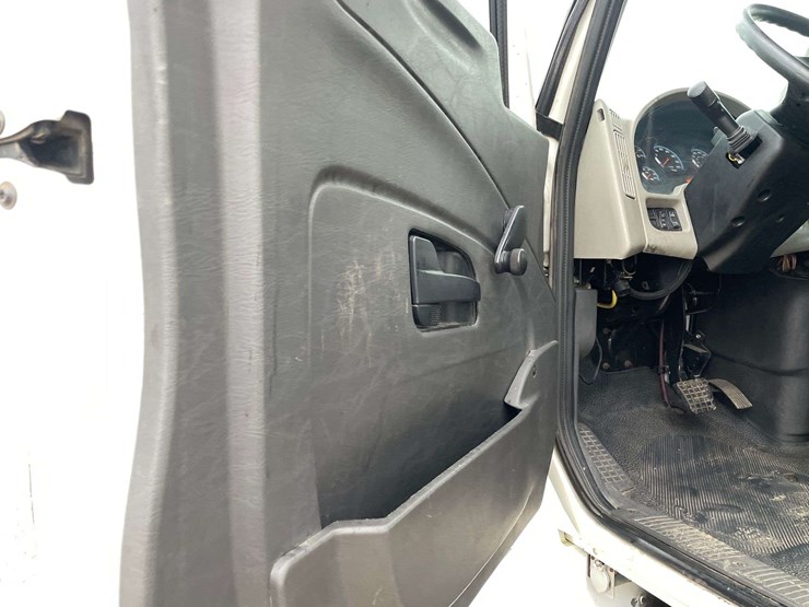 2015-international-durastar-4300-image-9