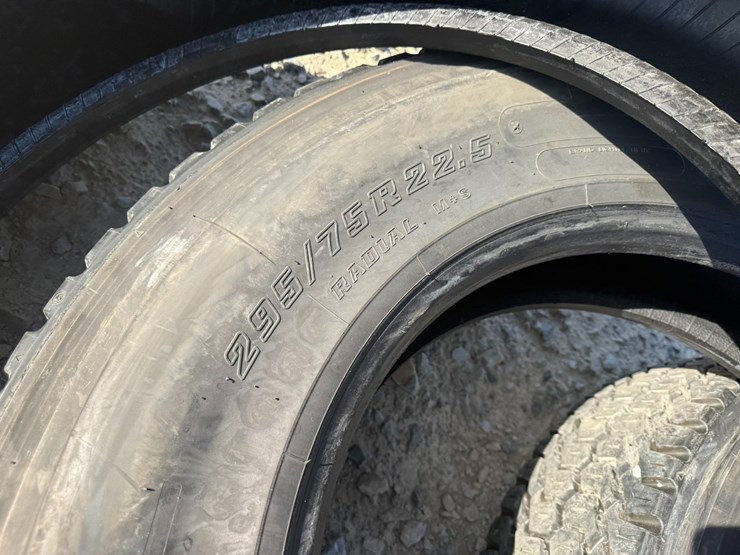 #701-•-lot-of-(3)-295/75r22.5-tires-inv#-40619-image-8