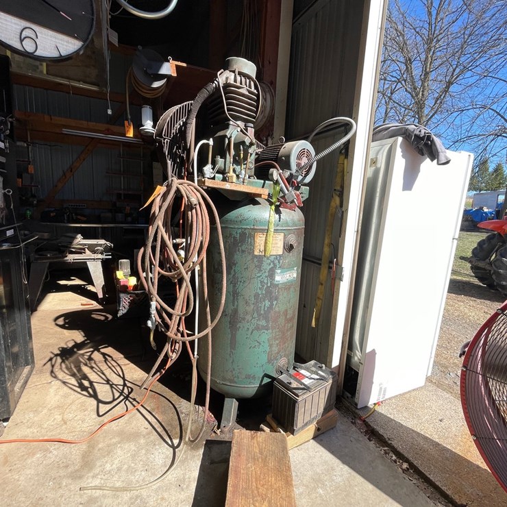 #1829 • Rol-Air Air Compressor