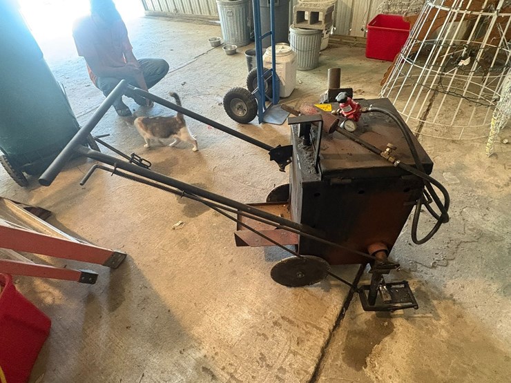 #23961-•-asphalt-melter-applicator-image-3