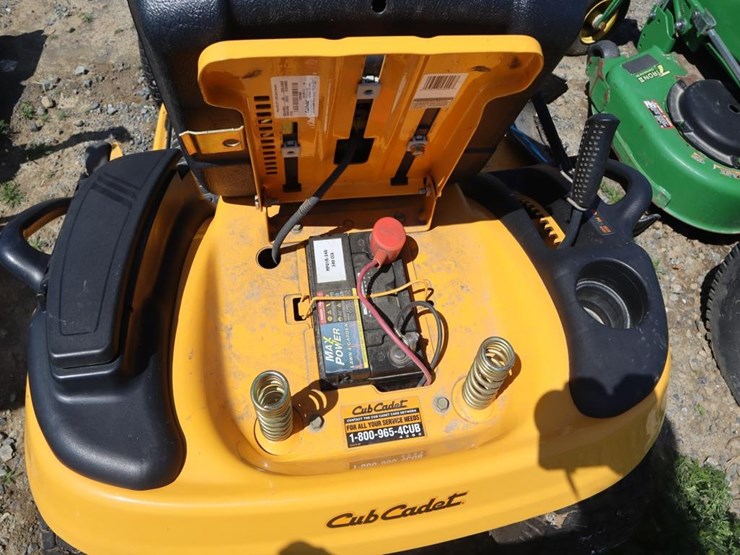 cub-cadet-lxt1050-riding-mower-image-23
