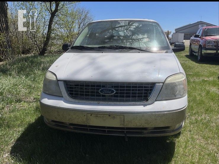2004-ford-freestar-image-4