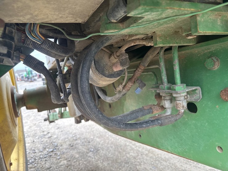 1993-john-deere-6400-image-16