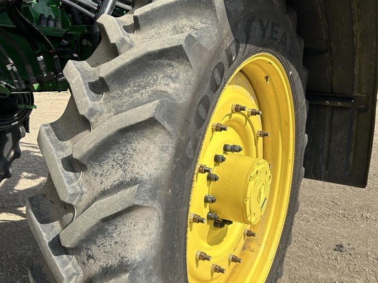 2020-john-deere-r4045-image-23