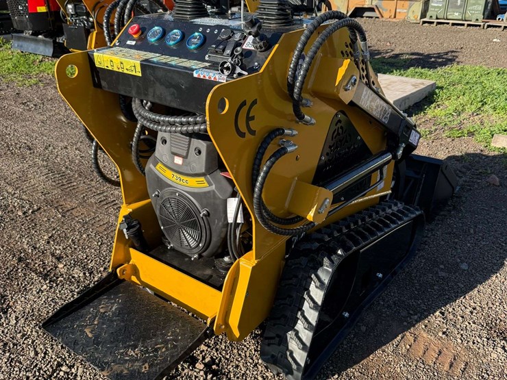 2026-agt-mx-crt23-mini-skid-steer-loader-(new/unused)-includes-bucket-and-accepts-multiple…-image-6