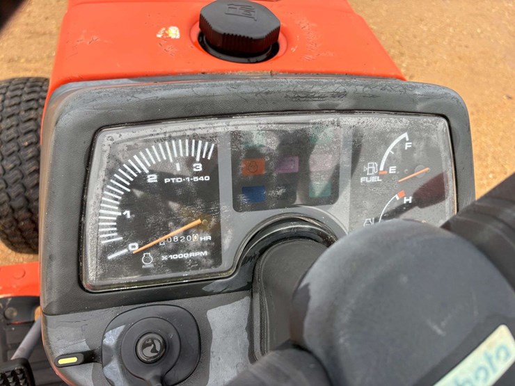 kubota-b7800-image-13