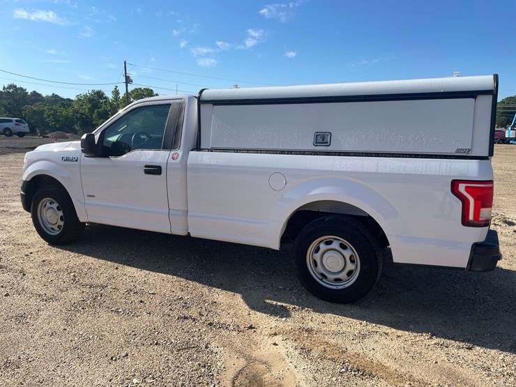 2016-ford-f150-xl-image-2