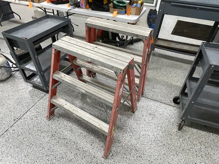 #8602-•-(2)-werner-step-ladders-image-4