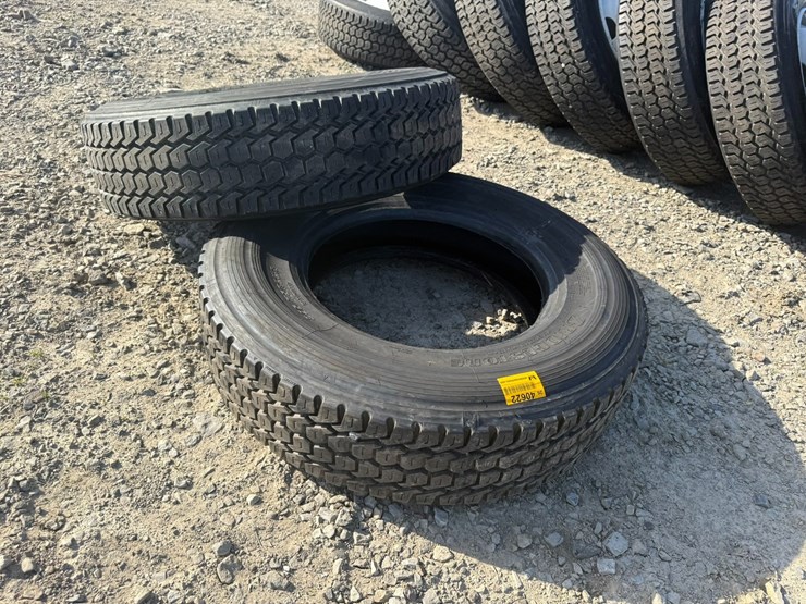 #40622-•-lot-of-(2)-295/75r22.5-tires-inv#-40622-image-1