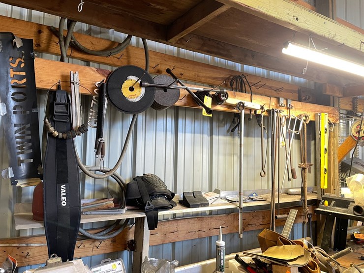 #1872-•-sanding-disks,-wire-brushes,-levels-and-more-image-1