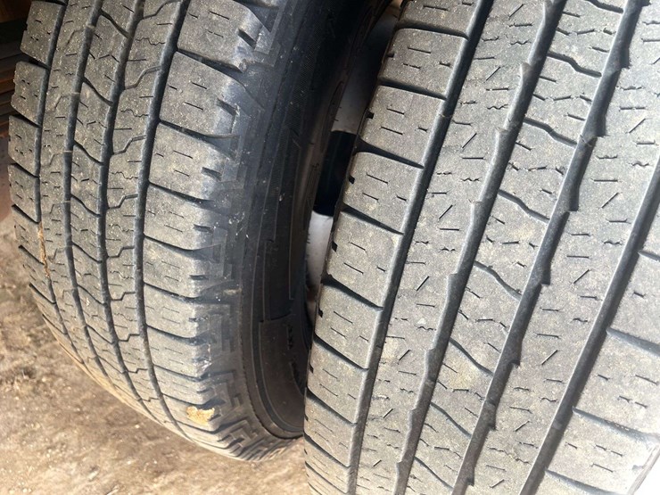 2015-ford-f350-image-21