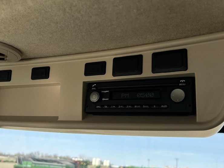 2020-john-deere-r4045-image-43