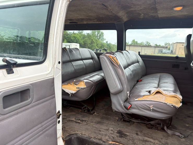 2000-dodge-ram-van-image-35