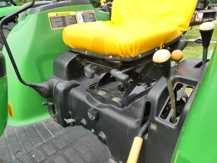 2011-john-deere-4320-image-13