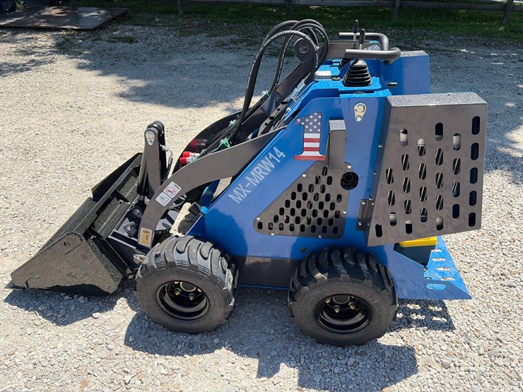 #231-•-unused-2026-agt-mx-mrw14-mini-skid-steer-loader-image-7