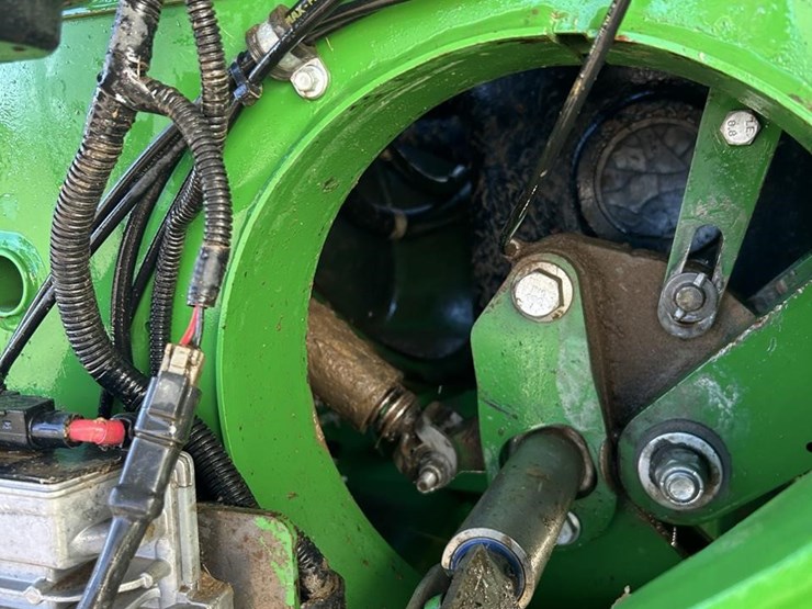 2016-john-deere-l340-image-68