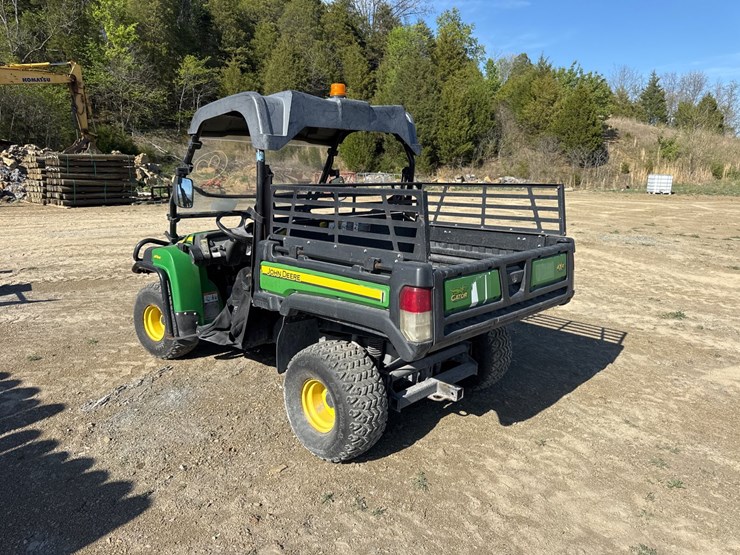 2020-john-deere-gator-hpx615e-image-2