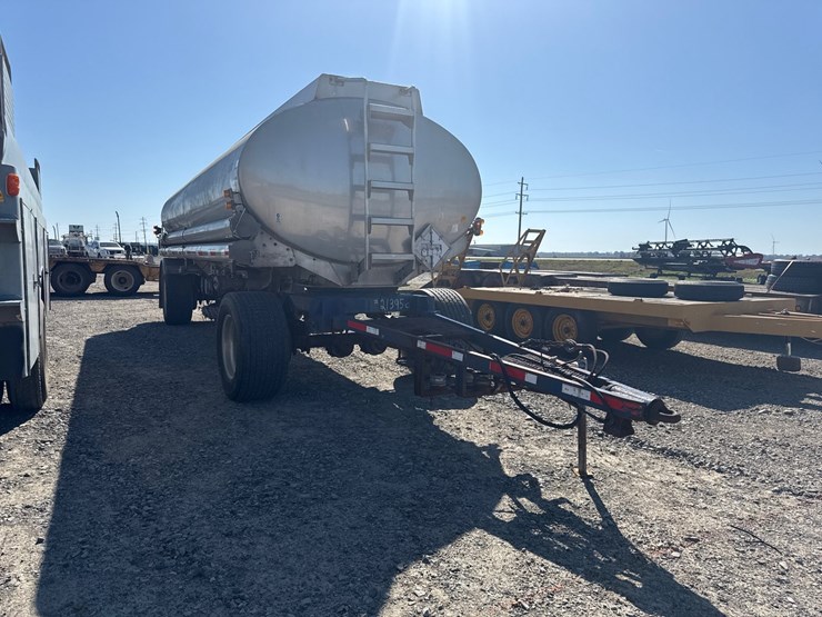 #42730-•-1996-weld-it-s/a-5400gal-fuel-trailer-1w9t23269tl010011-inv#-42730-image-2