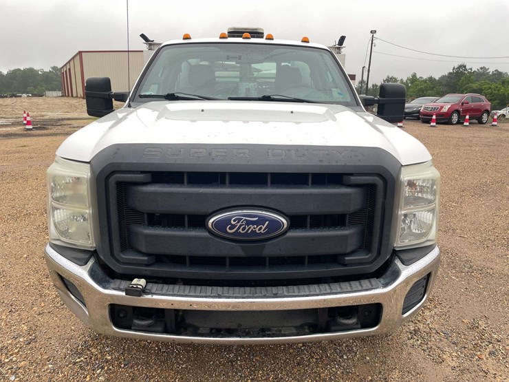 2016-ford-f350-xl-image-5