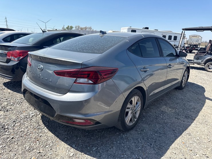 #42717-•-2019-hyundai-elantra-sedan-kmhd84lf4ku743043-inv#-42717-image-3