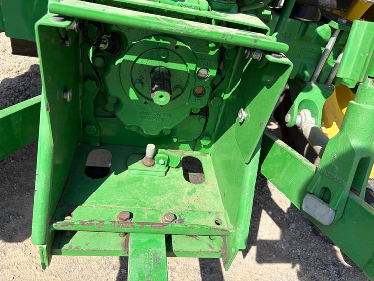 2024-john-deere-5060e-image-22