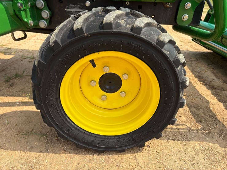 2025-john-deere-1025r-image-11