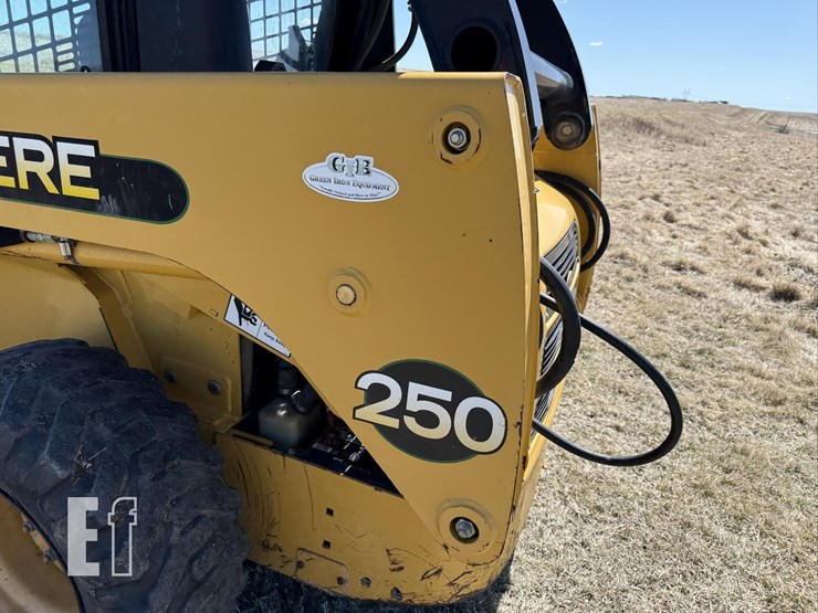 deere-250-image-23