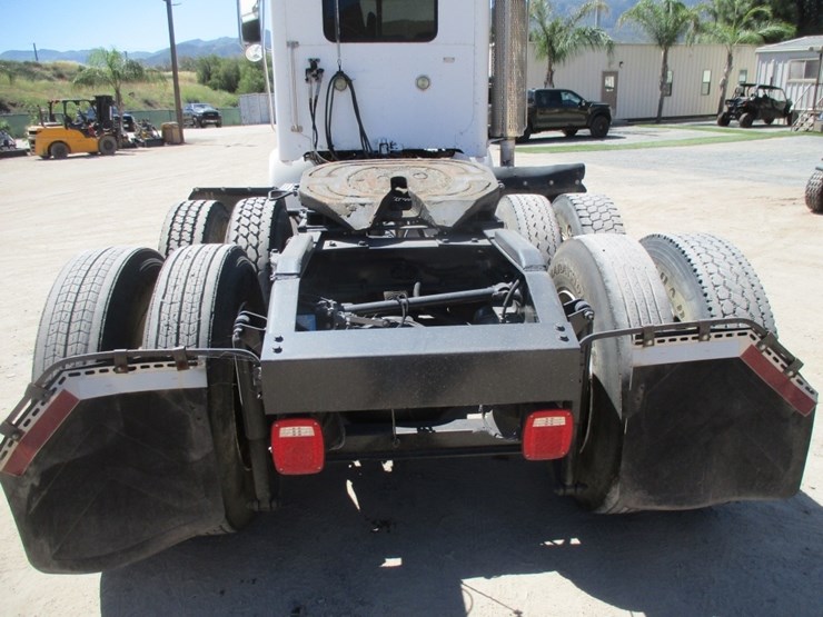 2008-peterbilt-367-image-18