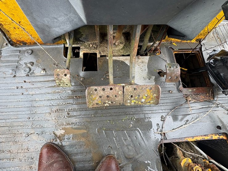 #23986-•-inop-jcb-4x4-backhoe-loader-image-54
