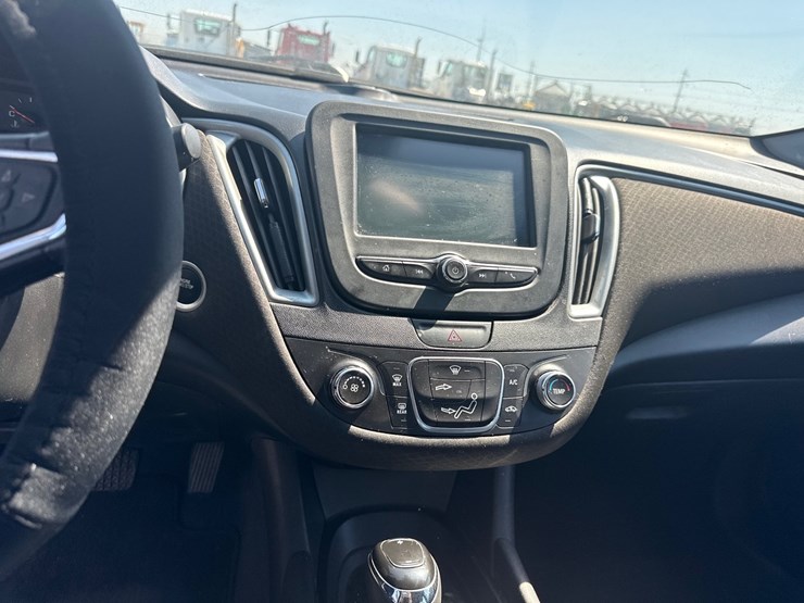 #41116-•-2018-chevrolet-malibu-sedan-1g1zb5st1jf293274-inv#-41116-image-24