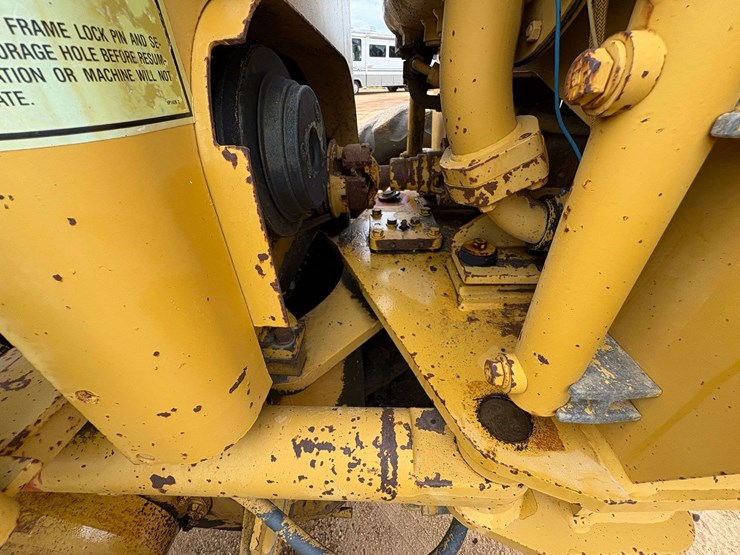 caterpillar-120-image-47