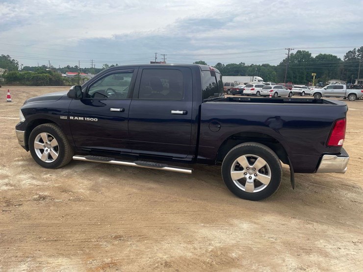 2012-dodge-ram-1500-image-2
