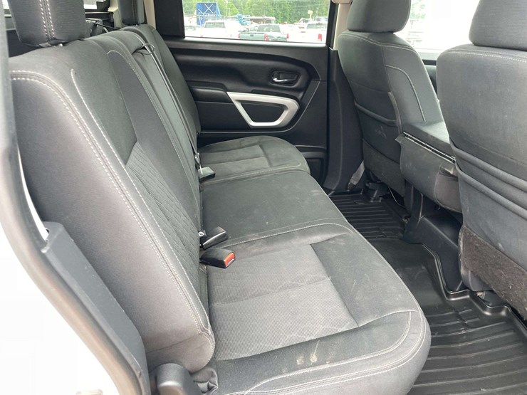 2019-nissan-titan-image-16