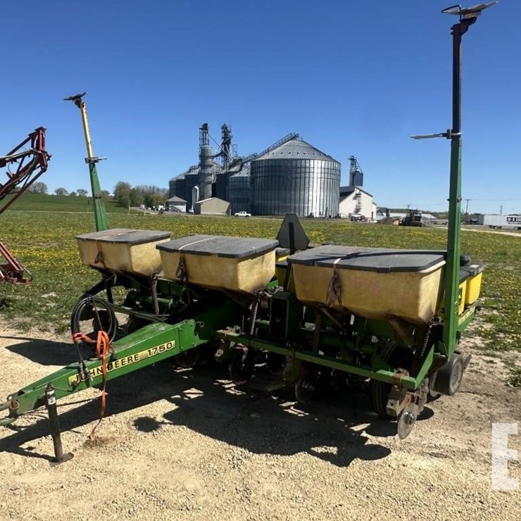 1996 JOHN DEERE 1750