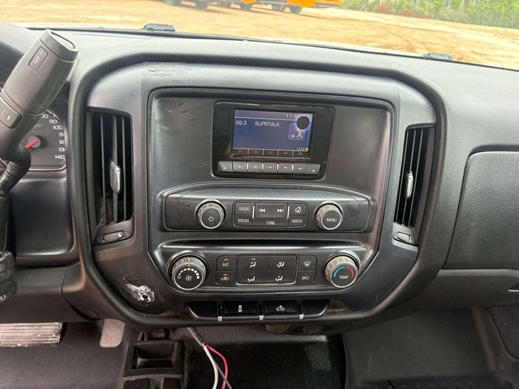 2015-chevrolet-1500-image-18