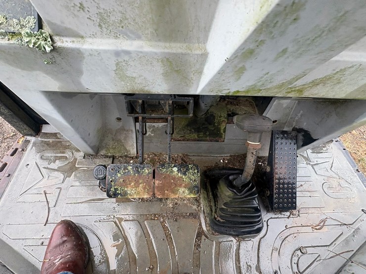 caterpillar-416b-image-73