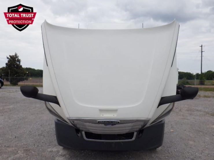 2019-freightliner-cascadia-126-image-21
