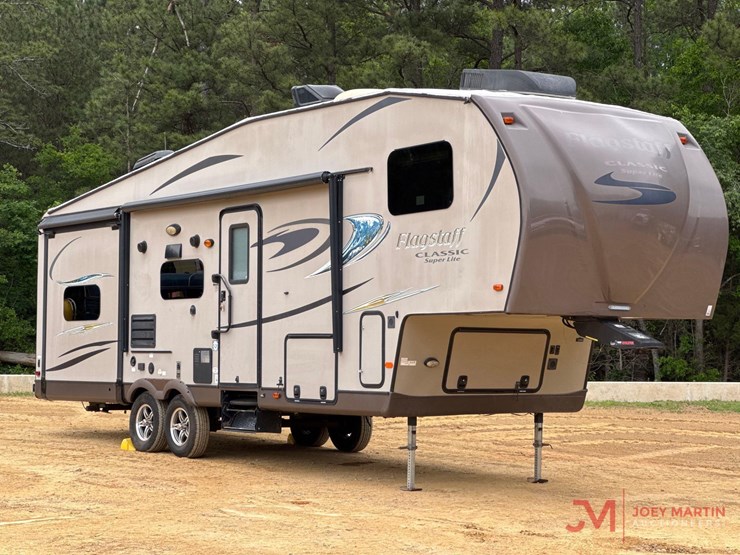 2014-forest-river-flagstaff-classic-super-lite-fifth-wheel-camper-image-1