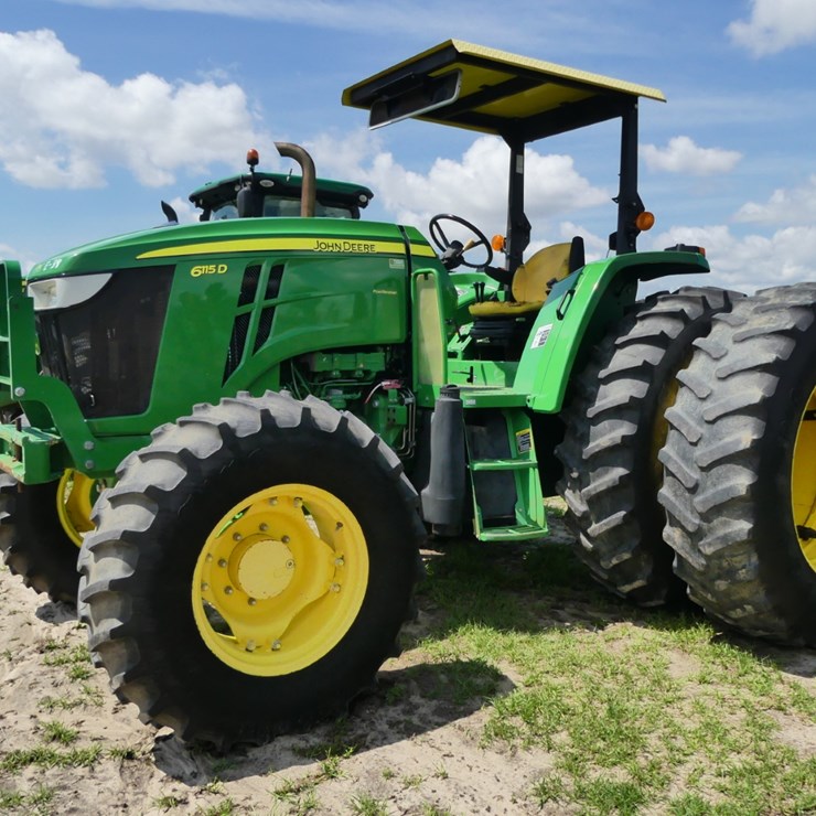 2014 JOHN DEERE 6115D