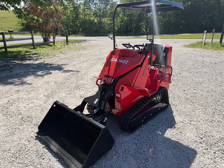 #232-•-unused-agt-sda-140t-mini-ride-on-skid-steer-loader-image-1