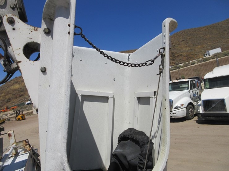 2010-dodge-ram-4500-image-25