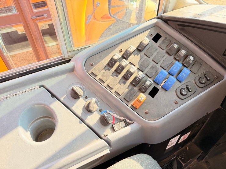 #551-•-2011-international-school-bus-image-17