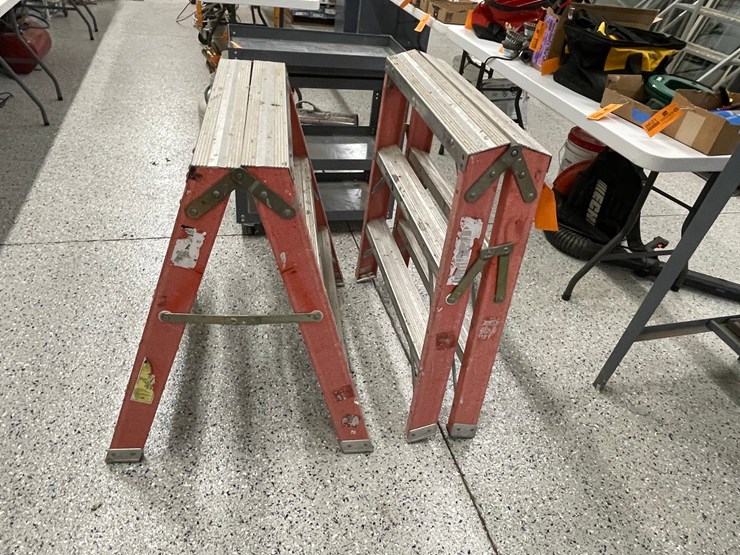 #8602-•-(2)-werner-step-ladders-image-11