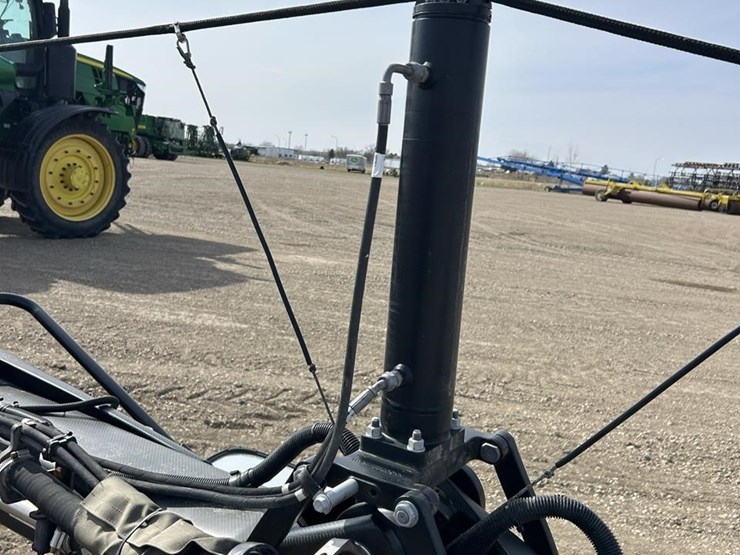 2020-john-deere-r4045-image-107