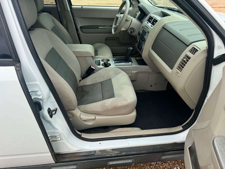 2008-ford-escape-image-18