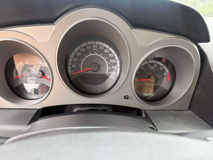 2010-dodge-avenger-4-door-sedan-(92,998-miles)-image-17