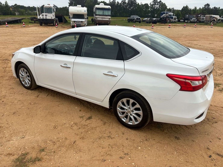 2019-nissan-sentra-sv-4-door-sedan-(150,420-miles)-image-2
